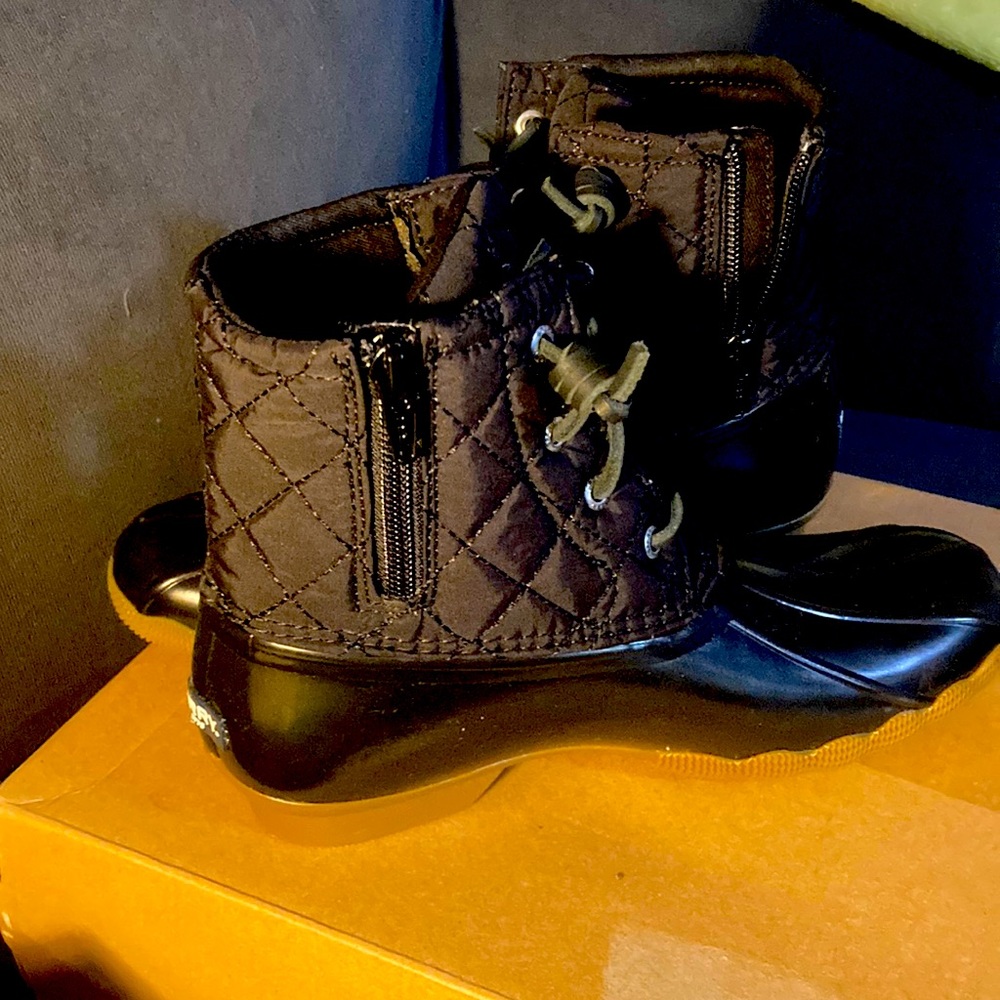 Big Kid's Saltwater Nylon Quilt Duck Boot Size 4M